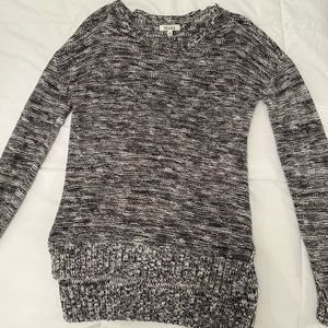 Grey / black sweater